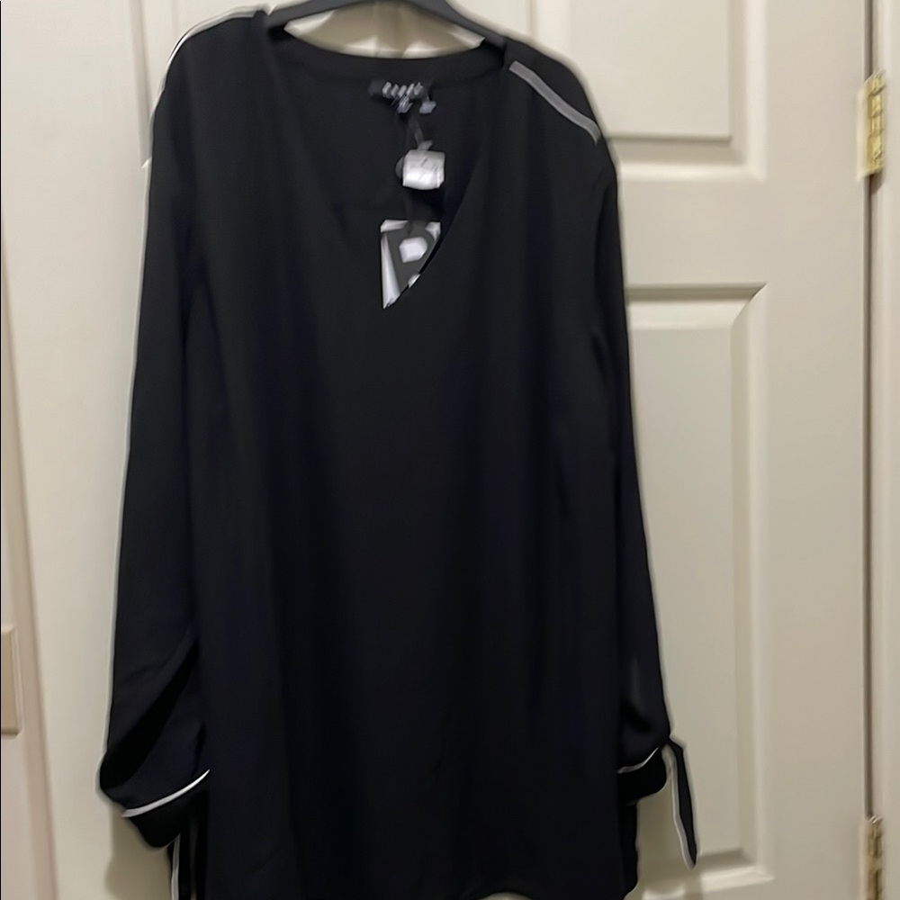 Rebel Wilson x Angels black long sleeve top (sz 2x)